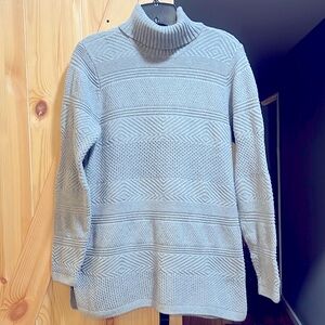 Eight eight eight brand ladies turtleneck size large